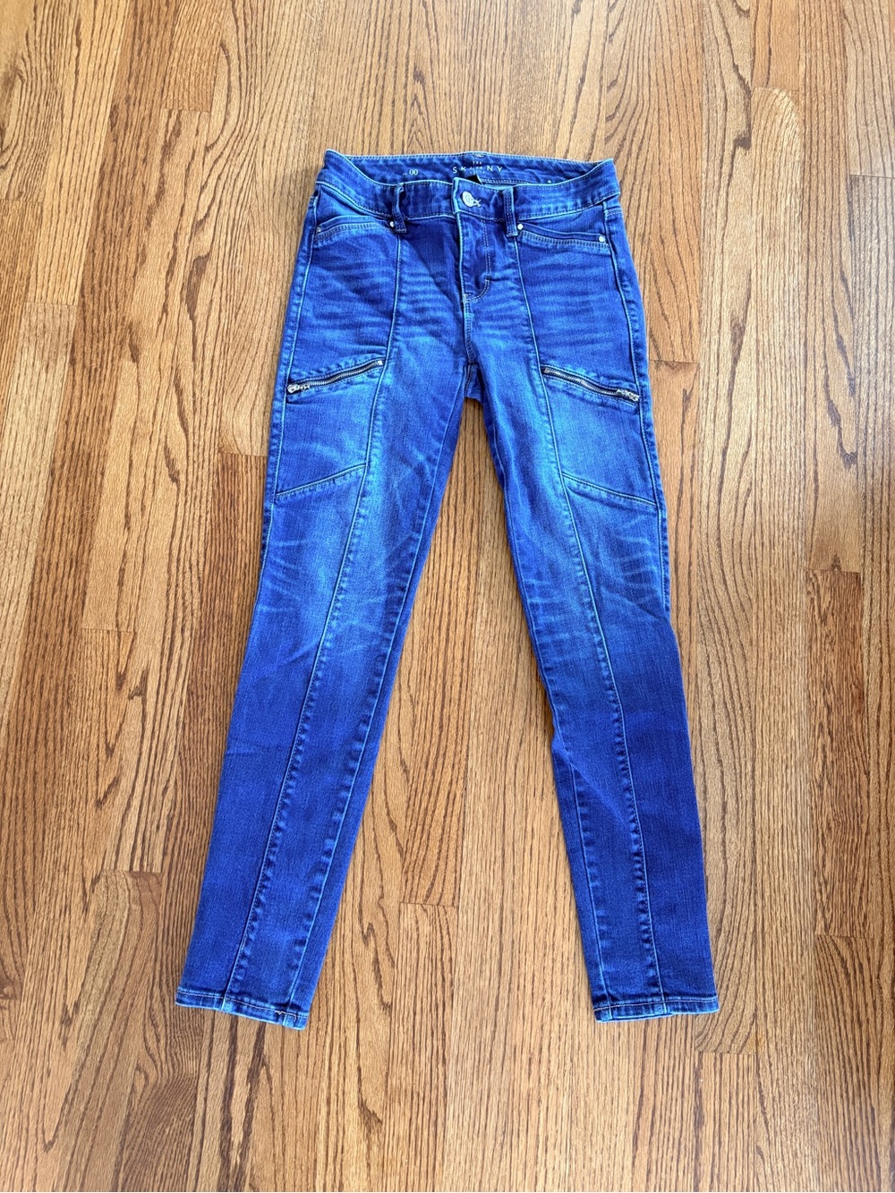 White House Black Market Blue Skinny Jeans with Zip Pocket Detail